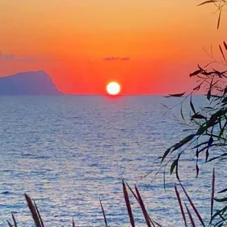 Nunziatella Badia Feriehus Trappeto (Sicily)